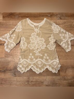 SOLITAIRE Cream Whimsigoth Embroidered Scalloped Top Beige M Tapestry
